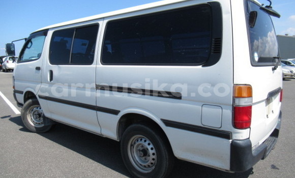 Nunua Ilio tumika Toyota Hiace Nyeupe Gari ndani ya Beitbridge nchini Matabeleland Kusini Nunua Ilio tumika Toyota Hiace Nyeupe Gari ndani ya Beitbridge nchini Matabeleland Kusini
