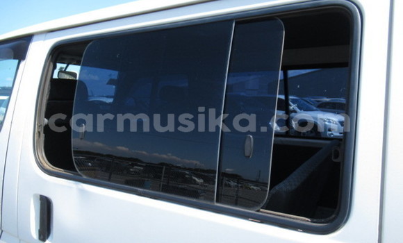 Nunua Ilio tumika Toyota Hiace Nyeupe Gari ndani ya Beitbridge nchini Matabeleland Kusini Nunua Ilio tumika Toyota Hiace Nyeupe Gari ndani ya Beitbridge nchini Matabeleland Kusini