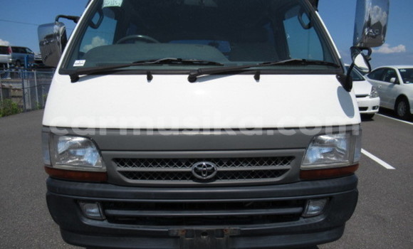 Nunua Ilio tumika Toyota Hiace Nyeupe Gari ndani ya Beitbridge nchini Matabeleland Kusini Nunua Ilio tumika Toyota Hiace Nyeupe Gari ndani ya Beitbridge nchini Matabeleland Kusini