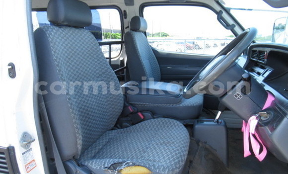 Nunua Ilio tumika Toyota Hiace Nyeupe Gari ndani ya Beitbridge nchini Matabeleland Kusini Nunua Ilio tumika Toyota Hiace Nyeupe Gari ndani ya Beitbridge nchini Matabeleland Kusini