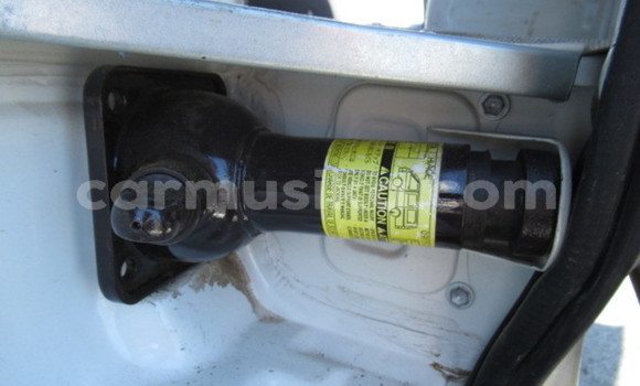 Nunua Ilio tumika Toyota Hiace Nyeupe Gari ndani ya Beitbridge nchini Matabeleland Kusini Nunua Ilio tumika Toyota Hiace Nyeupe Gari ndani ya Beitbridge nchini Matabeleland Kusini