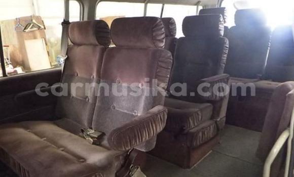 Nunua Ilio tumika Nissan Caravan Nyingine Gari ndani ya Beitbridge nchini Matabeleland Kusini Nunua Ilio tumika Nissan Caravan Nyingine Gari ndani ya Beitbridge nchini Matabeleland Kusini