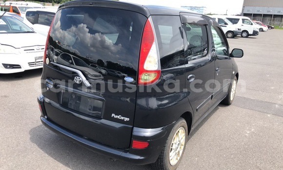 Acheter Occasion Voiture Toyota FunCargo Autre à Beitbridge, Matabeleland South Acheter Occasion Voiture Toyota FunCargo Autre à Beitbridge, Matabeleland South