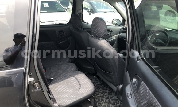 Acheter Occasion Voiture Toyota FunCargo Autre à Beitbridge, Matabeleland South Acheter Occasion Voiture Toyota FunCargo Autre à Beitbridge, Matabeleland South