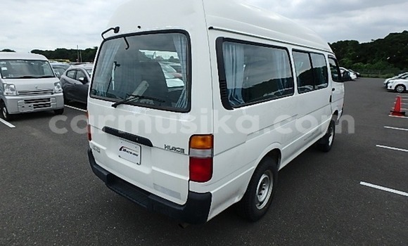 Buy Used Toyota Hiace White Car in Beitbridge in Matabeleland South Buy Used Toyota Hiace White Car in Beitbridge in Matabeleland South