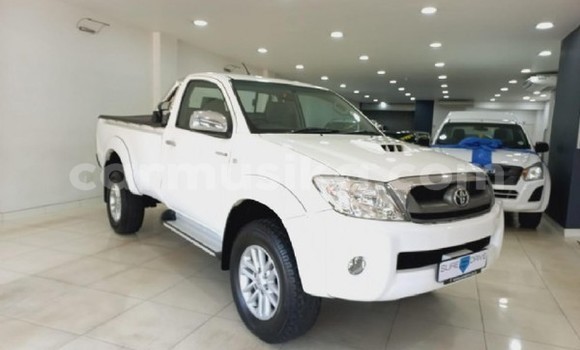 Nunua Ilio tumika Toyota Hilux Nyeupe Gari ndani ya Beitbridge nchini Matabeleland Kusini