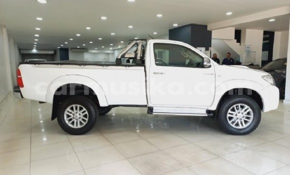 Tenga Tsaru Toyota Hilux Chena Mota in Beitbridge in Matabeleland South Tenga Tsaru Toyota Hilux Chena Mota in Beitbridge in Matabeleland South