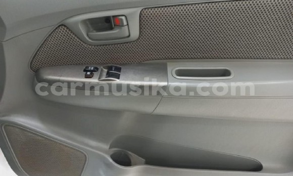 Tenga Tsaru Toyota Hilux Chena Mota in Beitbridge in Matabeleland South Tenga Tsaru Toyota Hilux Chena Mota in Beitbridge in Matabeleland South