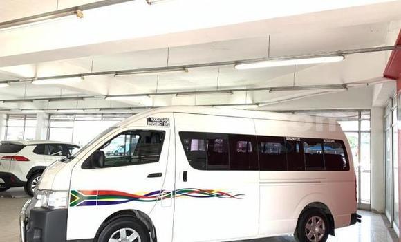 Tenga Tsaru Toyota Hiace Chena Mota in Beitbridge in Matabeleland South