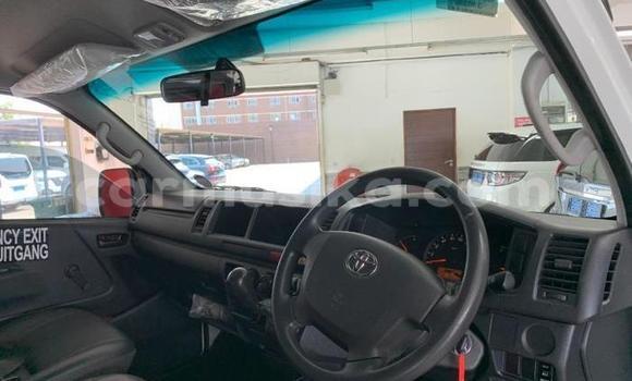 Acheter Occasion Voiture Toyota Hiace Blanc à Beitbridge, Matabeleland South Acheter Occasion Voiture Toyota Hiace Blanc à Beitbridge, Matabeleland South