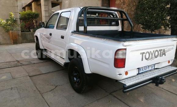 Acheter Occasion Voiture Toyota Hilux Blanc à Beitbridge, Matabeleland South Acheter Occasion Voiture Toyota Hilux Blanc à Beitbridge, Matabeleland South