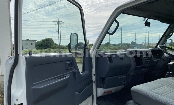 Acheter Occasion Voiture Toyota Dyna Blanc à Beitbridge, Matabeleland South Acheter Occasion Voiture Toyota Dyna Blanc à Beitbridge, Matabeleland South