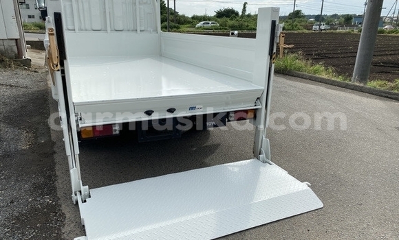 Acheter Occasion Voiture Toyota Dyna Blanc à Beitbridge, Matabeleland South Acheter Occasion Voiture Toyota Dyna Blanc à Beitbridge, Matabeleland South