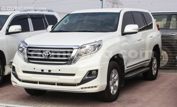 Acheter Import Voiture Toyota Prado Blanc à Import - Dubai, Harare Acheter Import Voiture Toyota Prado Blanc à Import - Dubai, Harare