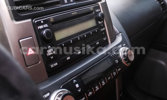 Acheter Import Voiture Toyota Prado Blanc à Import - Dubai, Harare Acheter Import Voiture Toyota Prado Blanc à Import - Dubai, Harare