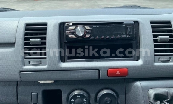 Buy Used Toyota Hiace Silver Car in Beitbridge in Matabeleland South Buy Used Toyota Hiace Silver Car in Beitbridge in Matabeleland South