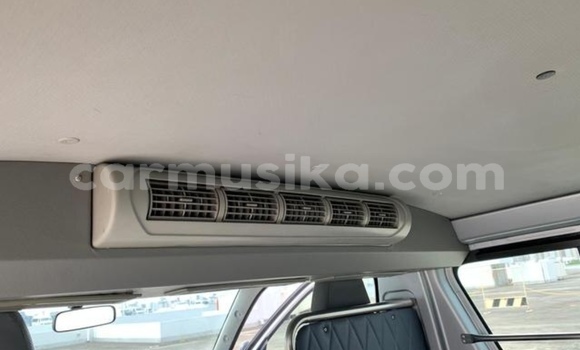 Buy Used Toyota Hiace Silver Car in Beitbridge in Matabeleland South Buy Used Toyota Hiace Silver Car in Beitbridge in Matabeleland South