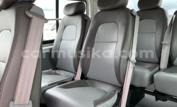 Buy Used Toyota Hiace Silver Car in Beitbridge in Matabeleland South Buy Used Toyota Hiace Silver Car in Beitbridge in Matabeleland South