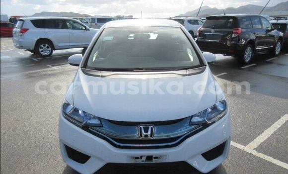 Acheter Occasion Voiture Honda Fit Blanc à Beitbridge, Matabeleland South Acheter Occasion Voiture Honda Fit Blanc à Beitbridge, Matabeleland South