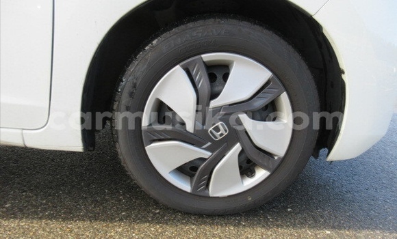 Acheter Occasion Voiture Honda Fit Blanc à Beitbridge, Matabeleland South Acheter Occasion Voiture Honda Fit Blanc à Beitbridge, Matabeleland South