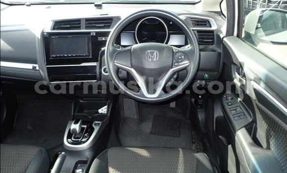 Acheter Occasion Voiture Honda Fit Blanc à Beitbridge, Matabeleland South Acheter Occasion Voiture Honda Fit Blanc à Beitbridge, Matabeleland South