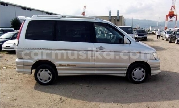 Acheter Occasion Voiture Toyota Noah Gris à Belvédère, Harare Acheter Occasion Voiture Toyota Noah Gris à Belvédère, Harare