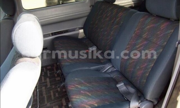 Acheter Occasion Voiture Toyota Noah Gris à Belvédère, Harare Acheter Occasion Voiture Toyota Noah Gris à Belvédère, Harare