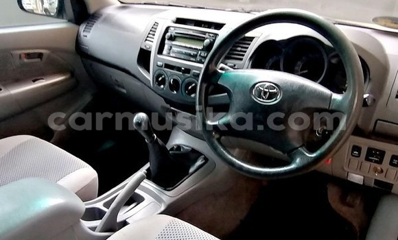 Acheter Occasion Voiture Toyota Hilux Gris à Beitbridge, Matabeleland South Acheter Occasion Voiture Toyota Hilux Gris à Beitbridge, Matabeleland South