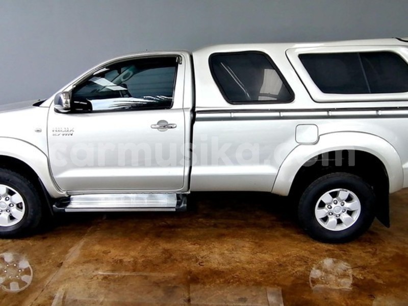 Big with watermark toyota hilux matabeleland south beitbridge 31678