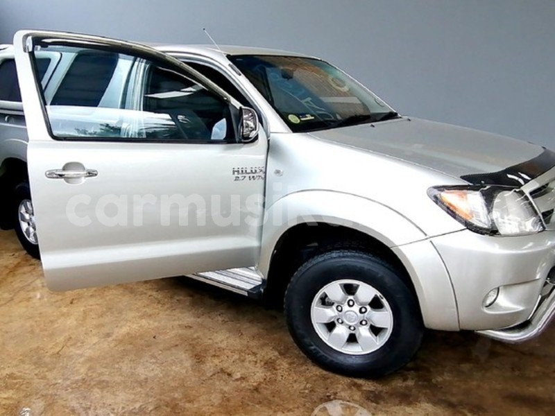 Big with watermark toyota hilux matabeleland south beitbridge 31678