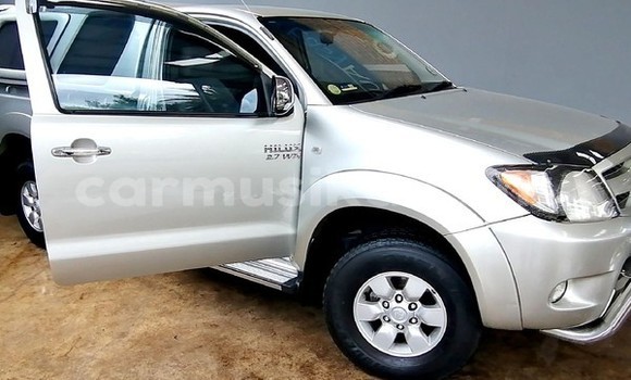 Acheter Occasion Voiture Toyota Hilux Gris à Beitbridge, Matabeleland South Acheter Occasion Voiture Toyota Hilux Gris à Beitbridge, Matabeleland South