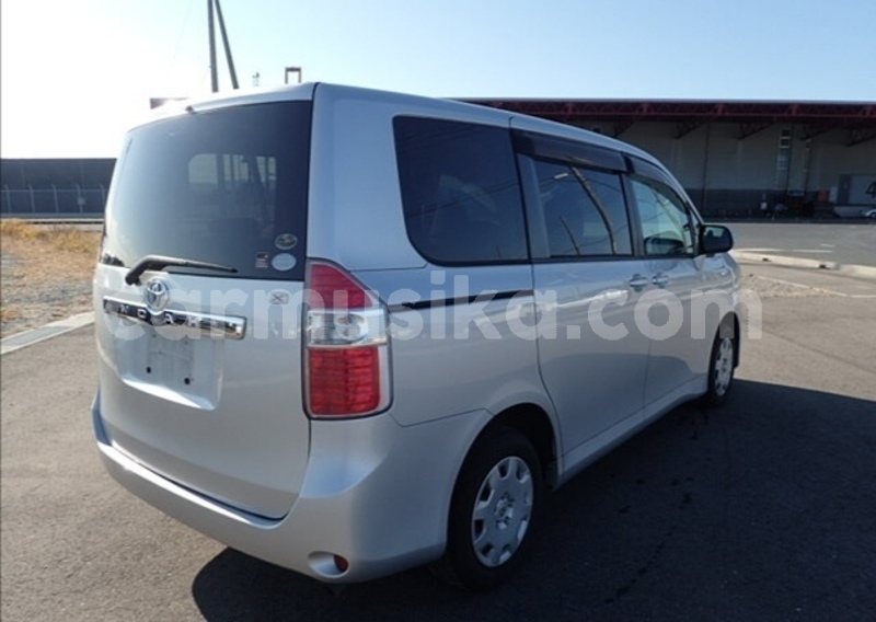 Big with watermark toyota noah matabeleland south beitbridge 31679