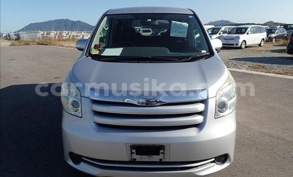 Acheter Occasion Voiture Toyota Noah Gris à Beitbridge, Matabeleland South Acheter Occasion Voiture Toyota Noah Gris à Beitbridge, Matabeleland South