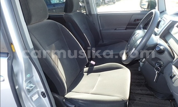 Acheter Occasion Voiture Toyota Noah Gris à Beitbridge, Matabeleland South Acheter Occasion Voiture Toyota Noah Gris à Beitbridge, Matabeleland South