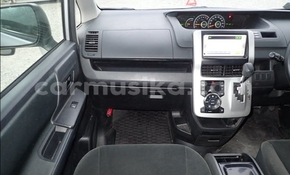 Acheter Occasion Voiture Toyota Noah Gris à Beitbridge, Matabeleland South Acheter Occasion Voiture Toyota Noah Gris à Beitbridge, Matabeleland South