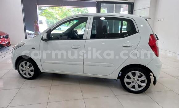 Tenga Tsaru Hyundai i10 Chena Mota in Beitbridge in Matabeleland South