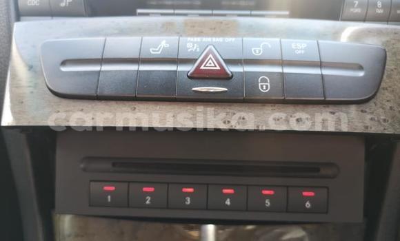 Acheter Occasion Voiture Mercedes-Benz E-Classe Gris à Beitbridge, Matabeleland South Acheter Occasion Voiture Mercedes-Benz E-Classe Gris à Beitbridge, Matabeleland South