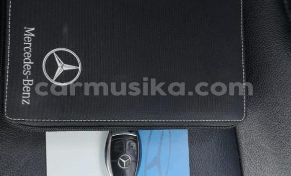 Acheter Occasion Voiture Mercedes-Benz E-Classe Gris à Beitbridge, Matabeleland South Acheter Occasion Voiture Mercedes-Benz E-Classe Gris à Beitbridge, Matabeleland South