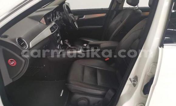 Tenga Tsaru Mercedes‒Benz C–Class Chena Mota in Beitbridge in Matabeleland South Tenga Tsaru Mercedes‒Benz C–Class Chena Mota in Beitbridge in Matabeleland South