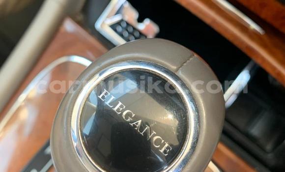 Acheter Occasion Voiture Mercedes-Benz E-Classe Gris à Beitbridge, Matabeleland South Acheter Occasion Voiture Mercedes-Benz E-Classe Gris à Beitbridge, Matabeleland South