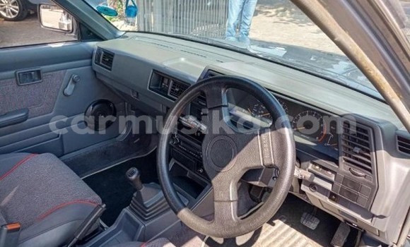 Acheter Occasion Voiture Nissan Sunny Bleu à Beitbridge, Matabeleland South Acheter Occasion Voiture Nissan Sunny Bleu à Beitbridge, Matabeleland South