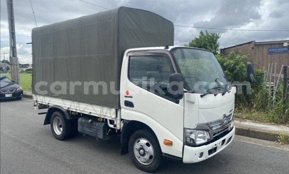 Acheter Occasion Voiture Haima 2 Blanc à Beitbridge, Matabeleland South Acheter Occasion Voiture Haima 2 Blanc à Beitbridge, Matabeleland South