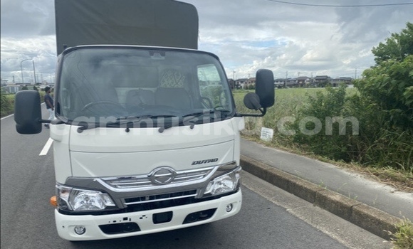Acheter Occasion Voiture Haima 2 Blanc à Beitbridge, Matabeleland South Acheter Occasion Voiture Haima 2 Blanc à Beitbridge, Matabeleland South