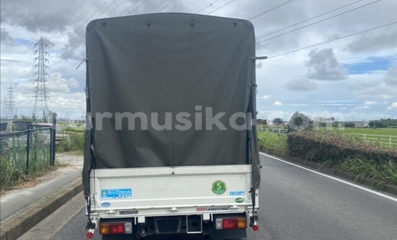 Acheter Occasion Voiture Haima 2 Blanc à Beitbridge, Matabeleland South Acheter Occasion Voiture Haima 2 Blanc à Beitbridge, Matabeleland South