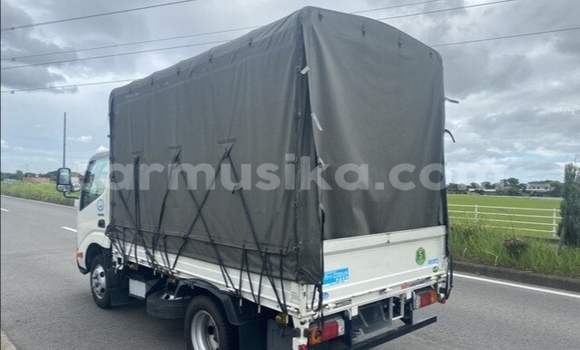 Acheter Occasion Voiture Haima 2 Blanc à Beitbridge, Matabeleland South Acheter Occasion Voiture Haima 2 Blanc à Beitbridge, Matabeleland South