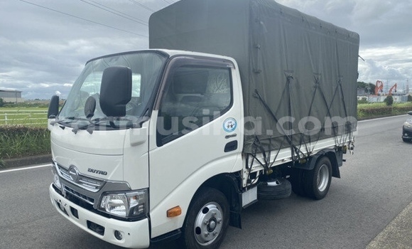 Acheter Occasion Voiture Haima 2 Blanc à Beitbridge, Matabeleland South Acheter Occasion Voiture Haima 2 Blanc à Beitbridge, Matabeleland South