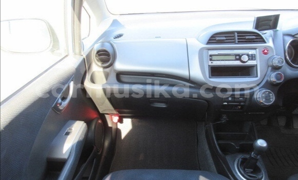 Acheter Occasion Voiture Honda Fit Bleu à Beitbridge, Matabeleland South Acheter Occasion Voiture Honda Fit Bleu à Beitbridge, Matabeleland South