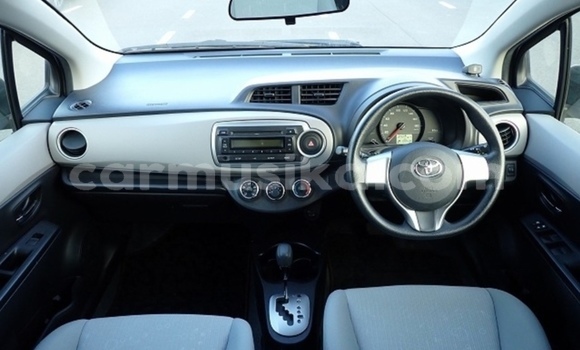 Nunua Ilio tumika Toyota Vitz Bluu Gari ndani ya Beitbridge nchini Matabeleland Kusini Nunua Ilio tumika Toyota Vitz Bluu Gari ndani ya Beitbridge nchini Matabeleland Kusini