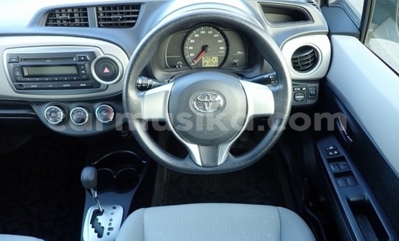 Nunua Ilio tumika Toyota Vitz Bluu Gari ndani ya Beitbridge nchini Matabeleland Kusini Nunua Ilio tumika Toyota Vitz Bluu Gari ndani ya Beitbridge nchini Matabeleland Kusini