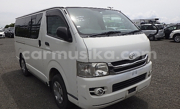 Nunua Ilio tumika Toyota Hiace Nyeupe Gari ndani ya Beitbridge nchini Matabeleland Kusini